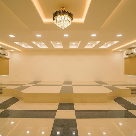 Tpc Camphor Hotel Tiruchirappalli Buitenkant foto