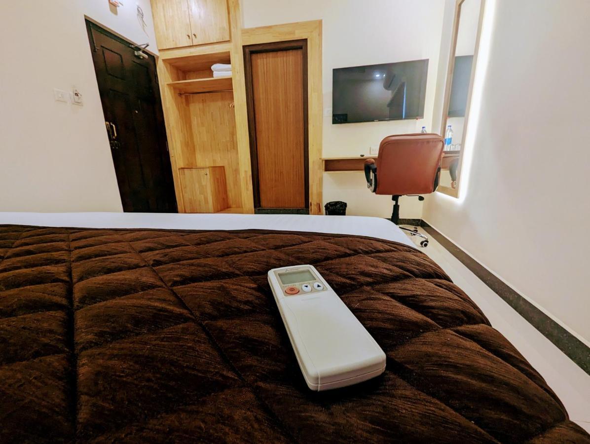 Tpc Camphor Hotel Tiruchirappalli Buitenkant foto