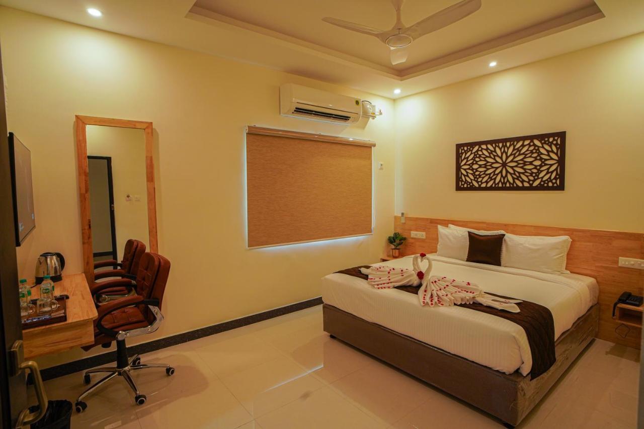 Tpc Camphor Hotel Tiruchirappalli Buitenkant foto