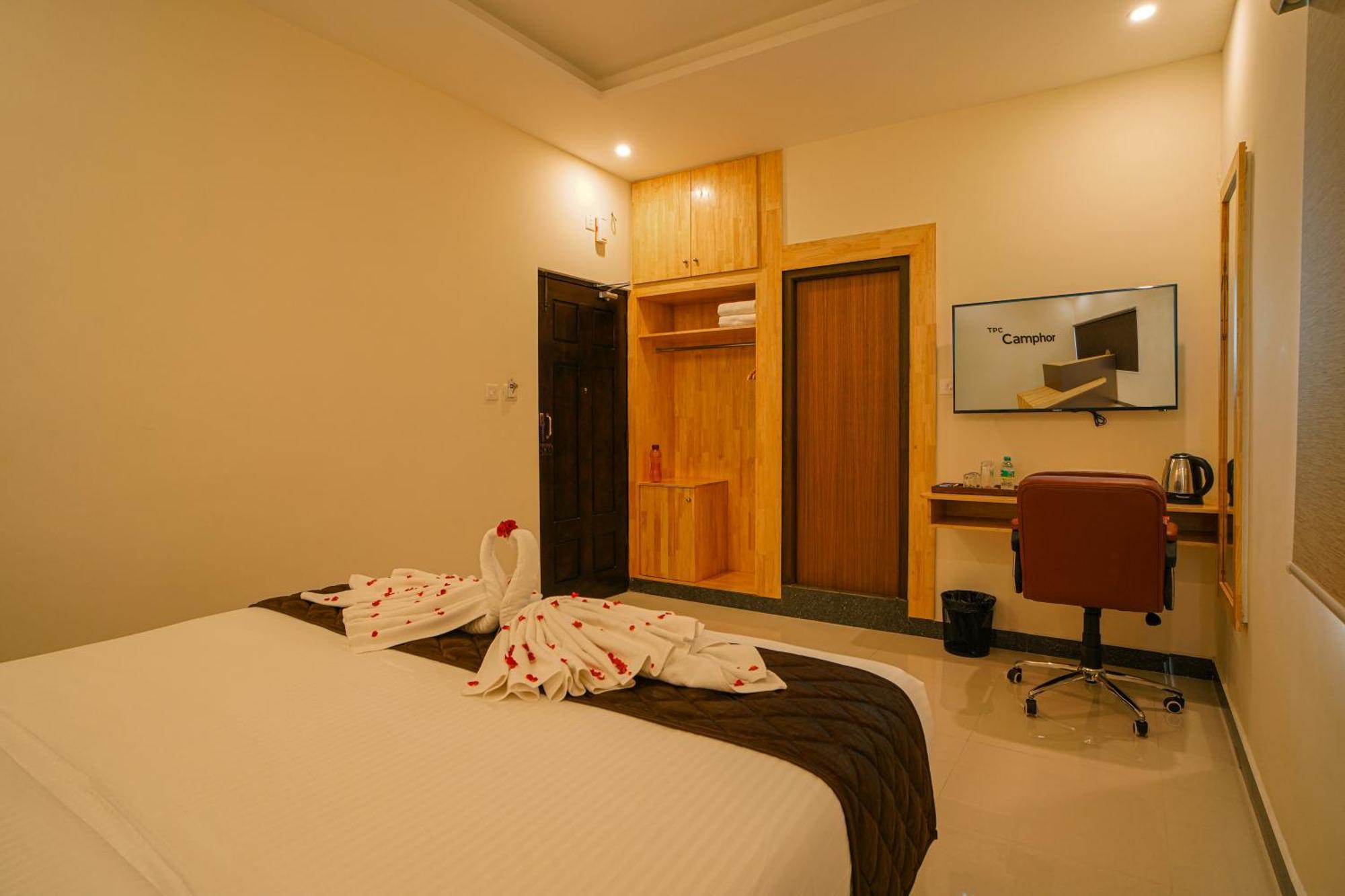Tpc Camphor Hotel Tiruchirappalli Buitenkant foto